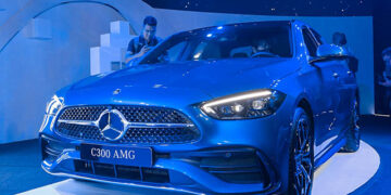 Mercedes-Benz C-Class thế hệ mới ra mắt thị trường trong nước, giá gần 1,7 tỷ đồng