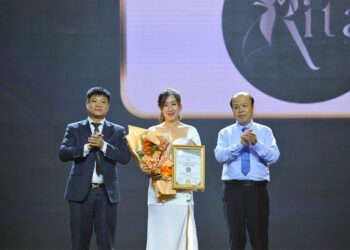 CEO Mỹ Hạnh vinh dự nhận Top 20 truyền thông và quảng bá Thương hiệu làm đẹp Việt Nam – Hội nhập quốc tế.