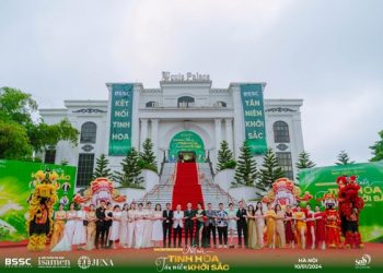 Đêm Tiệc “Kết Nối Tinh Hoa – Tân Niên Khởi Sắc”: Vinh Danh Giám Đốc Phát Triển Thị Trường ThS.BS Nguyễn Bá Hồng