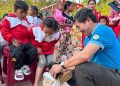 Đoàn Dakmoruco Và Kết Nối Yêu Thương Trao Quà Cho Các Em Học Sinh Tại Mondulkir