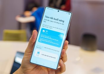 Galaxy S25 Ultra tiên phong trang bị mặt kính Corning Gorilla Armor 2 với công nghệ chống chói.