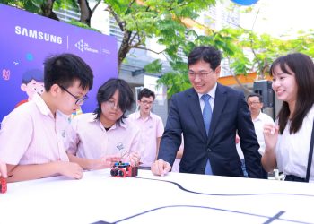 SAMSUNG Việt Nam tiếp tục khởi động cuộc thi Samsung Solve For Tomorrow tại khu vực phía Nam hoàn thành chuỗi Roadshow 3 Miền