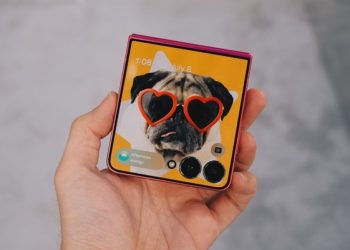 Galaxy Z Flip7: Biểu tượng thời trang nay gói trọn cả sức mạnh AI trong lòng bàn tay